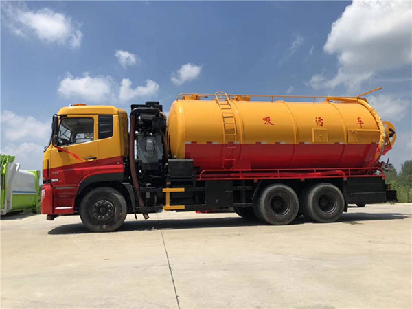 東風后雙橋清洗吸污車.jpg